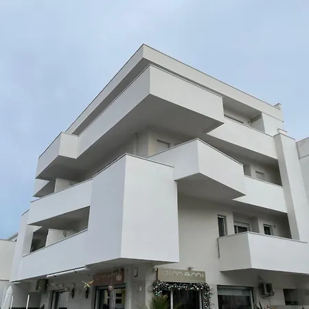 La Casa Di Lollo Apartment *